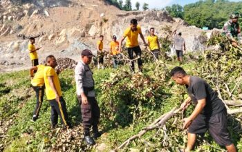 Polsek Rasanae Barat Polres Bima Kota Gelar Gotong Royong Bersama Dukung Program Pemerintah Kota Bima