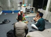 BHABINKAMTIBMAS DESA ARJANGKA SAMBANG WARGA, AJAK JAGA KAMTIBMAS DAN WASPADA PENIPUAN ONLINE