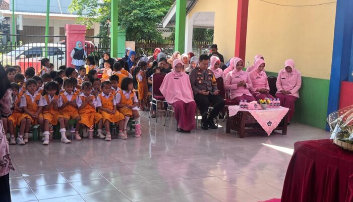 Peringati Hari Guru Nasional, Wakapolres Sumbawa Apresiasi Guru Sebagai Pembentuk Karakter Bangsa