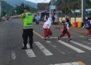 HADIRKAN RASA NYAMAN BAGI PELAJAR DAN PENGGUNA JALAN, POLSEK JAJARAN RUUTIN LAKSANAKAN RAWAN PAGI