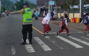 HADIRKAN RASA NYAMAN BAGI PELAJAR DAN PENGGUNA JALAN, POLSEK JAJARAN RUUTIN LAKSANAKAN RAWAN PAGI