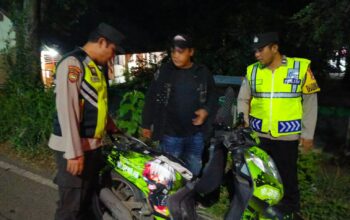 KRYD Polsek Taliwang Tingkatkan Kewaspadaan, Kendaraan Diperiksa Satu per Satu