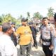 Kapolda Aceh “Menerobos” Lumpur dan Banjir tiba di Tamiang, pastikan penanganan banjir berjalan cepat dan terkoordinasi.