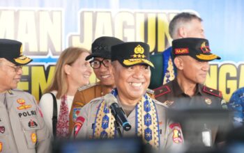Polri Perkuat Ketahanan Pangan Nasional: Wakapolri Bersama Menko Pangan Tanam Jagung di Lampung Selatan