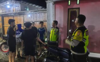 Patroli Dialogis Polsek Seteluk Sasar Anak Muda dan Tempat Tongkrongan