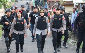 Pelaku Berhasil Ditangkap, Polres Sumbawa Gerebek Kampung Rawan Narkoba, Sita 12 Poket Sabu