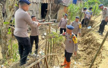 Brimob Sumut Gerak Cepat Perbaiki Tanggul Sungai Tanjung Pura, Warga Berterima Kasih dan Apresiasi Tinggi