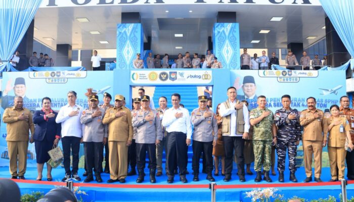 Polda Papua Salurkan 852 Ton Beras SPHP ke Enam Provinsi, Wakapolri Pastikan Stok Aman Jelang Natal dan Tahun Baru