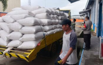 Polri Kawal Distribusi Jagung Petani ke Bulog NTB