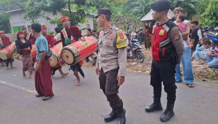 Nyongkolan Sasak Lombok Barat Aman Berkat Pengawalan Polisi